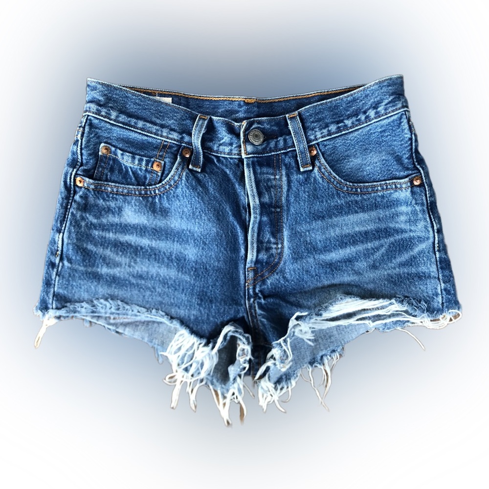 Women’s Levi’s Cut Off Shorts